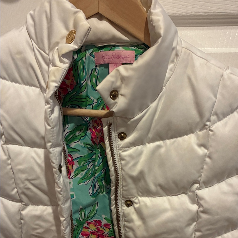 Lilly Pulitzer White Quilted Puffer with Turquoise Floral Lining